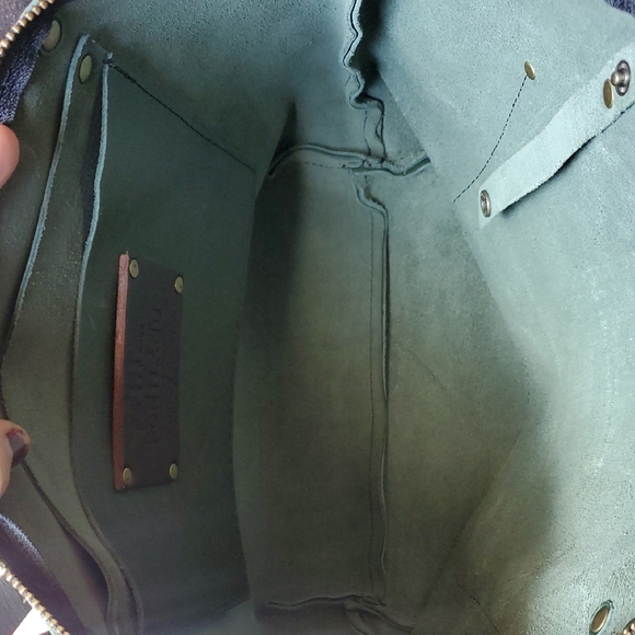 Portland Leather Goods Jade Medium Zipper Tote - Picture 4 of 11